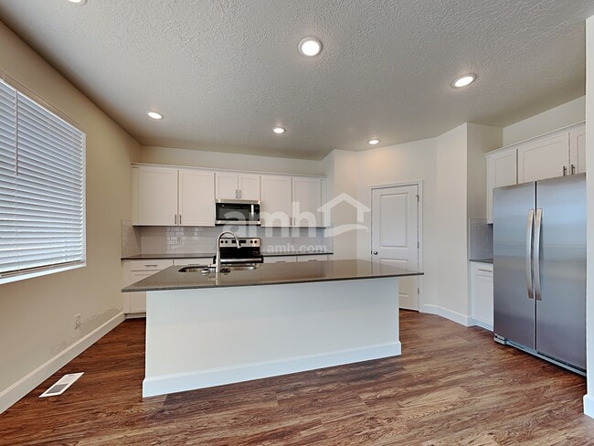 Photo - 1187 N Golden Spoke Dr