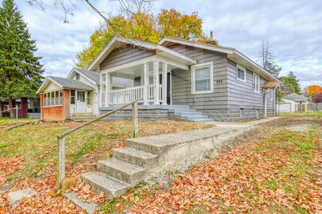 Photo - 919 N Bradley Ave