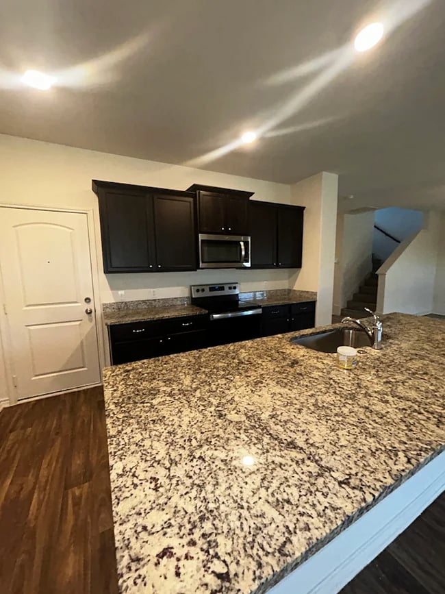 Photo - Beautifully Designed 4BR/2.5BA Home In The Charming Town of Elgin