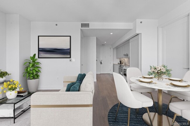 Photo - 107-06 Queens Blvd Unidad 10E