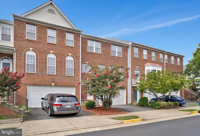 Building Photo - 22438 Maison Carree Square Rental