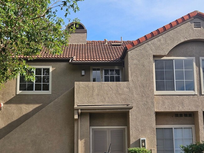 Building Photo - Wonderful 2 Bedroom 2 Bathroom Upper Level... Unit 54 Rental