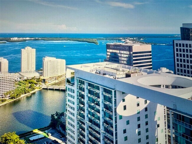 Building Photo - 500 Brickell Ave Unit 1600