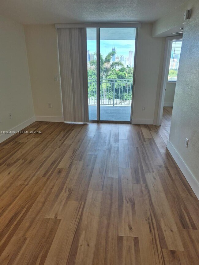 Photo - 219 NW 12th Ave Unidad 602