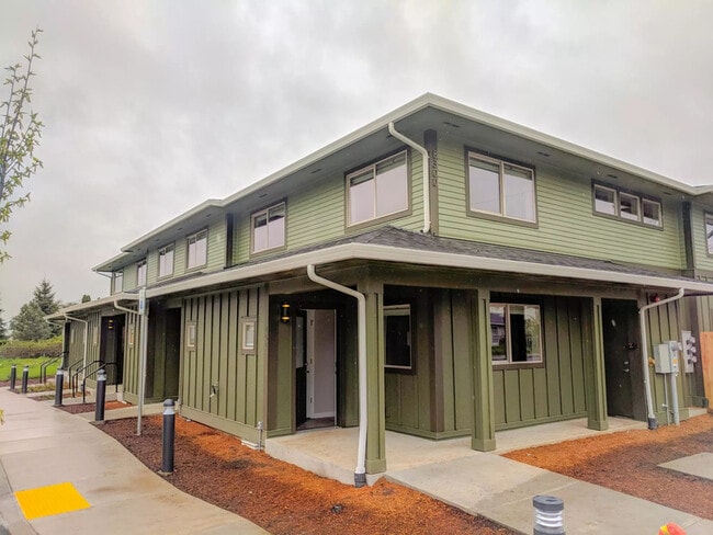 Building Photo - 8300 SE Flavel St Unit 104