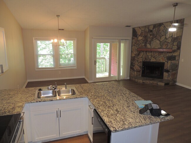 Photo - 1006 Wood Creek Dr