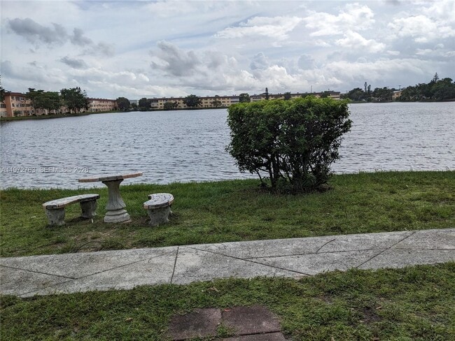 Photo - 300 NE 191st St Unit 211