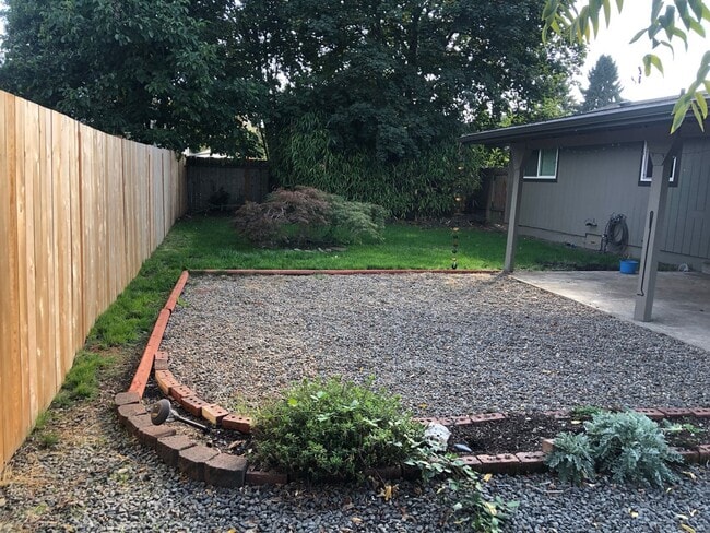 Photo - 3 bedroom 2 bathroom house in Thurston!