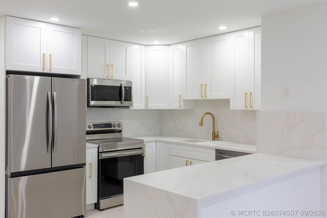 31 NE 28th Ct