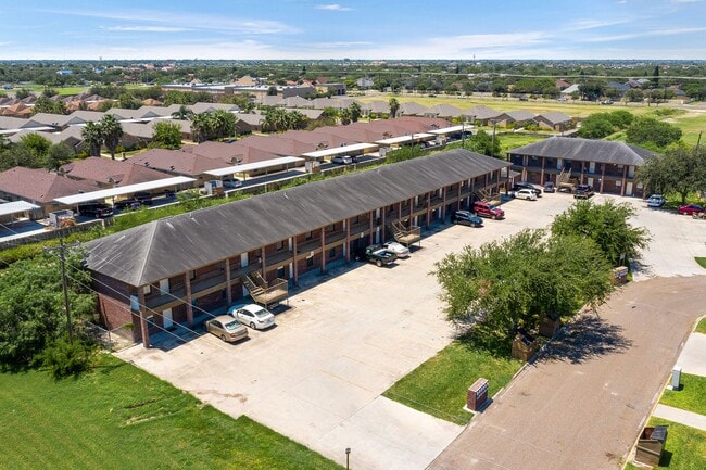 Building Photo - Gastel Circle Apartments
