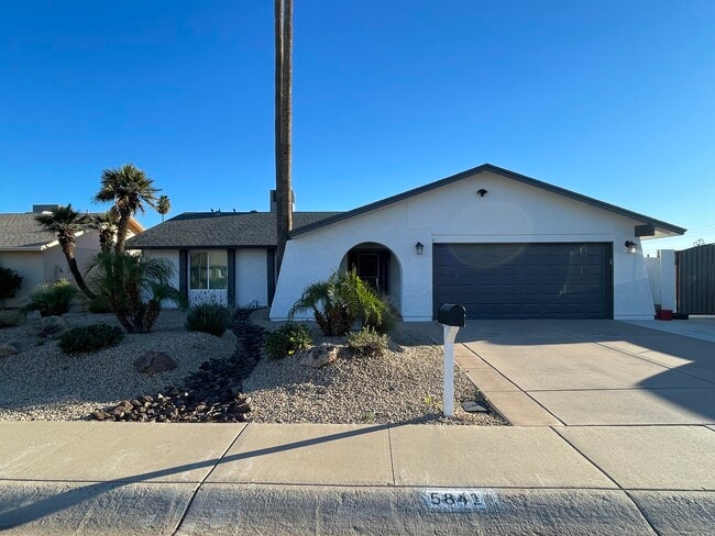 Building Photo - 5841 W Angela Dr Rental