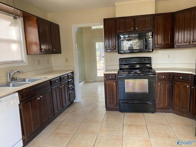 Photo - 1105 Sandy Springs Rd NW