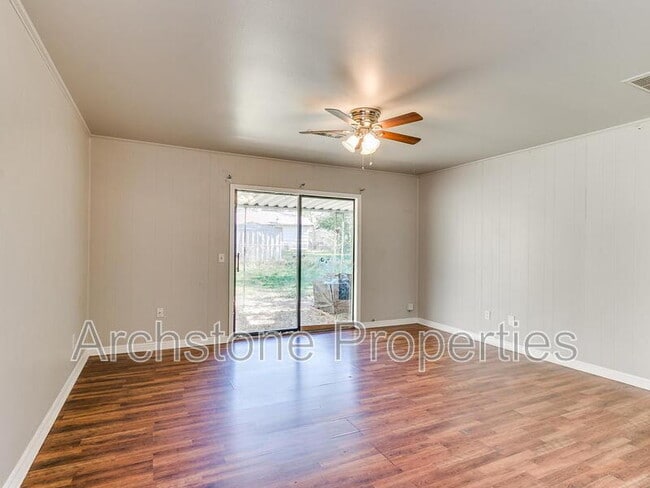 Photo - 1424 Tanglewood Dr