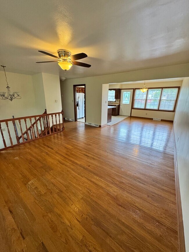 5001 Sampson Dr