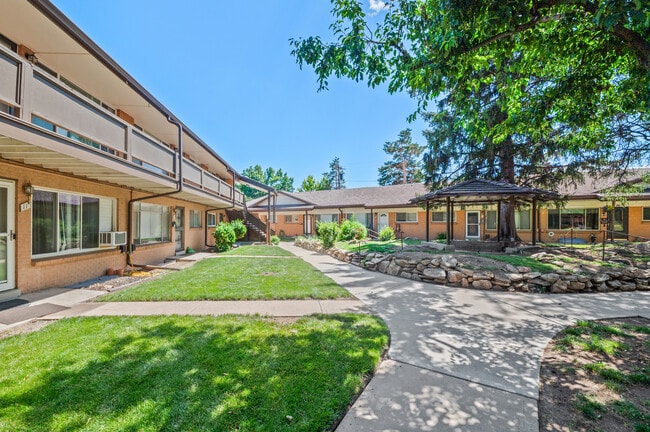 Building Photo - 12820 Willow Ln Unit #9 Rental