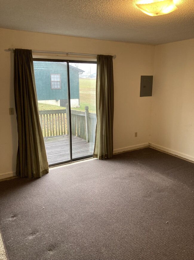 Building Photo - 211 Butterfly Dr Unit 211 butterfly dr