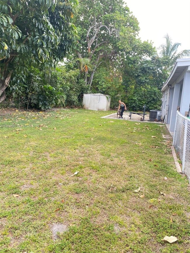 Photo - 740 NE 179th Ter