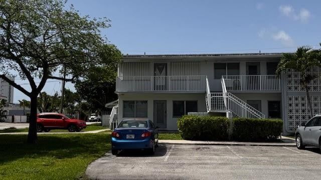 Building Photo - 2020 NE 51st Ct Unit 101