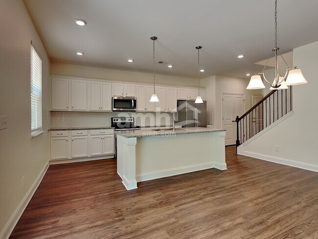 Photo - 205 Lindridge Dr