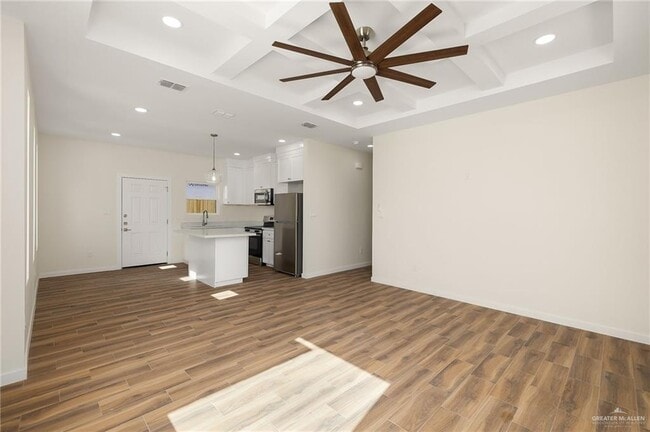 609 N Onyx Ave Unit 4