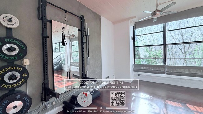 Photo - Sunny loft with in unit gym, heated floors in bathroom, contemporary kitchen, and includes water/... Unidad 231