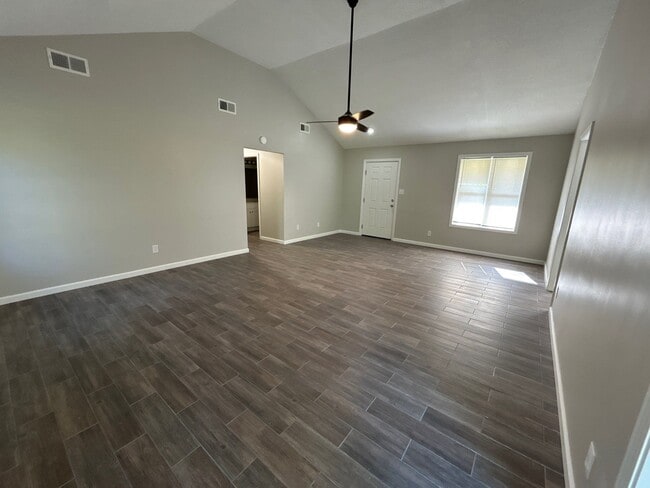 Photo - 40 Fairway Cv