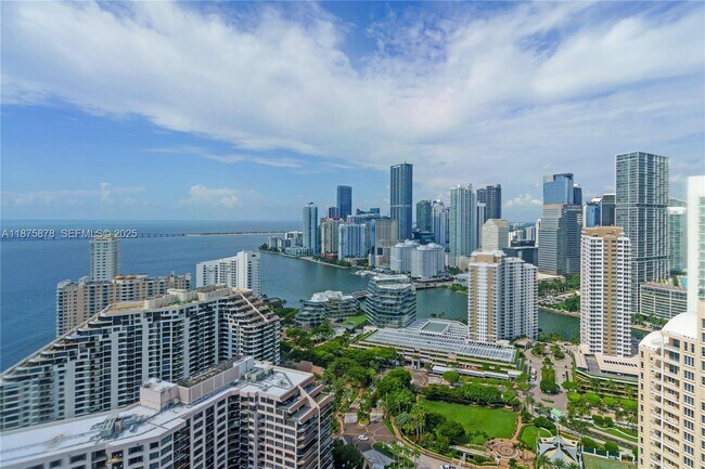 Photo - 848 Brickell Key Dr Unidad 3803
