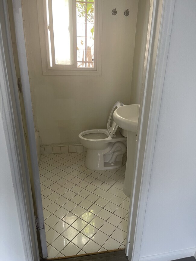 Photo - 1812 S Curson Ave Unit 1812
