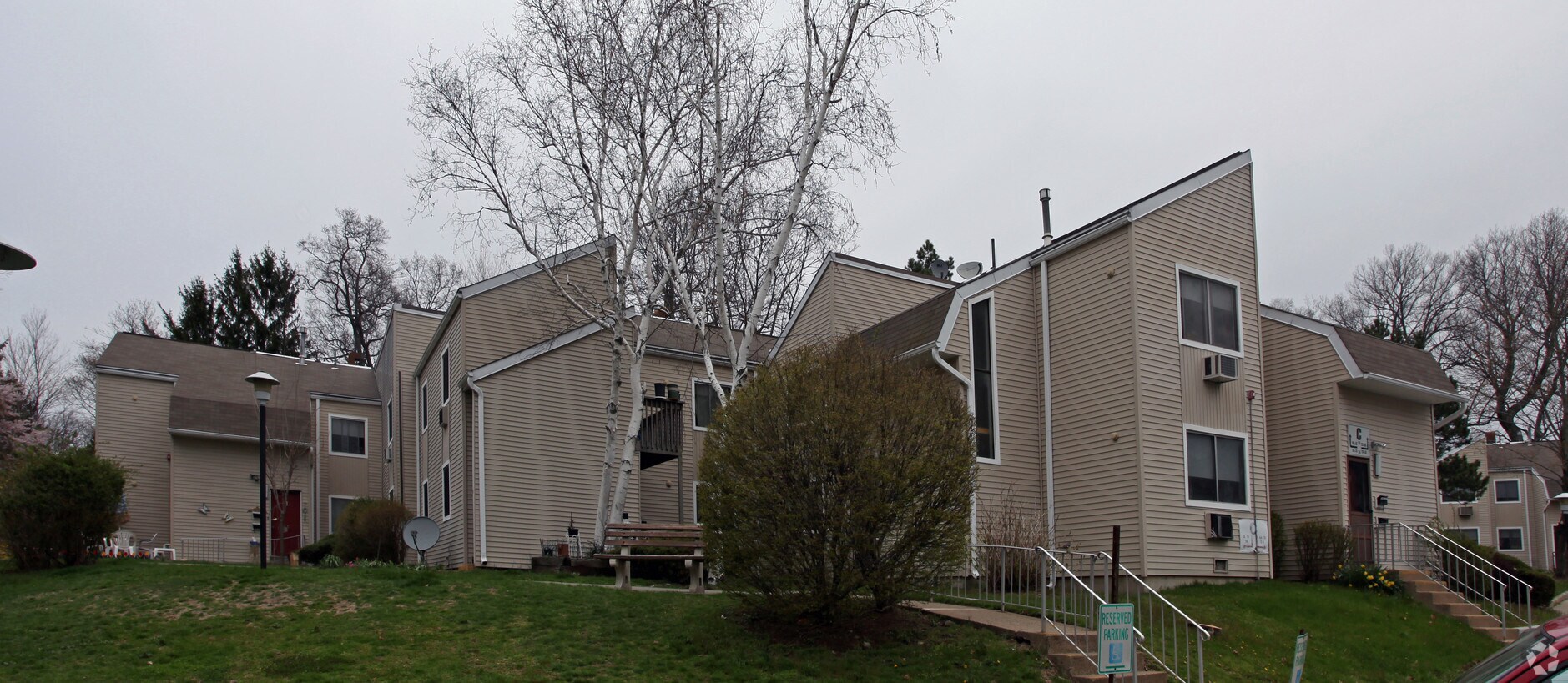 Ramapo Apartments at Catamount - Ramapo Apartments at Catamount
