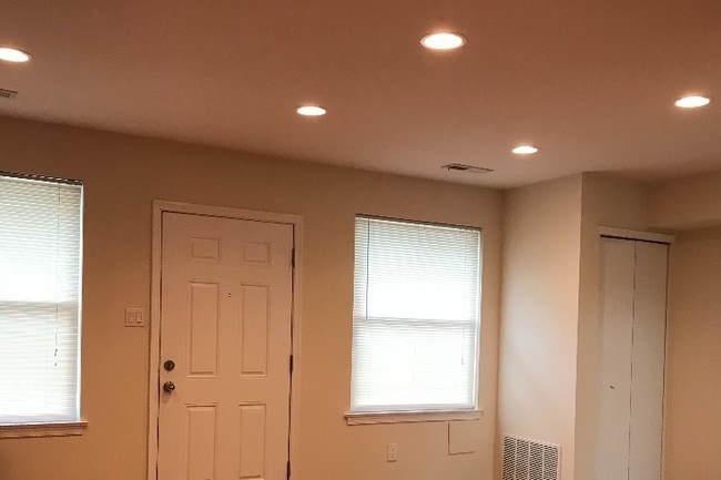 Photo - 10103 Northeast Ave Townhome