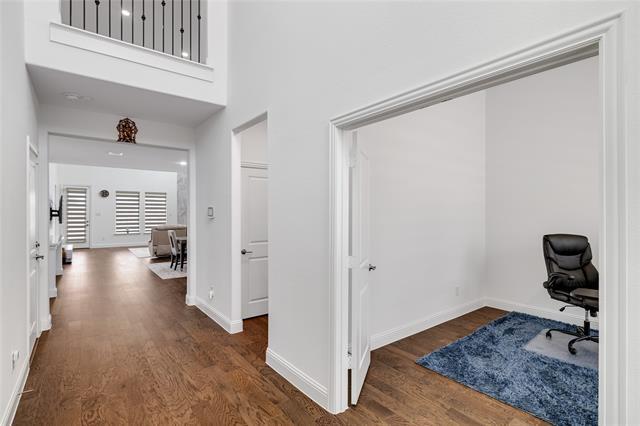 Photo - 1921 Bristol St