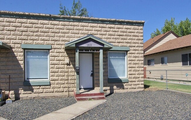 Building Photo - 311 N Commercial Ave Rental