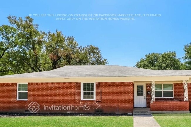 Building Photo - 310 E Huitt Ln