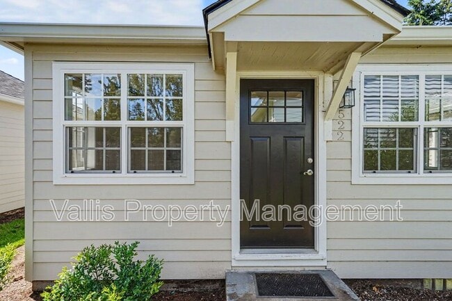 Photo - 522 19th St NE