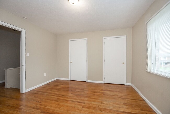Photo - 2 BED 1.5 BATH CONDO IN WARRENSVILLE HEIGHTS! Unit 25