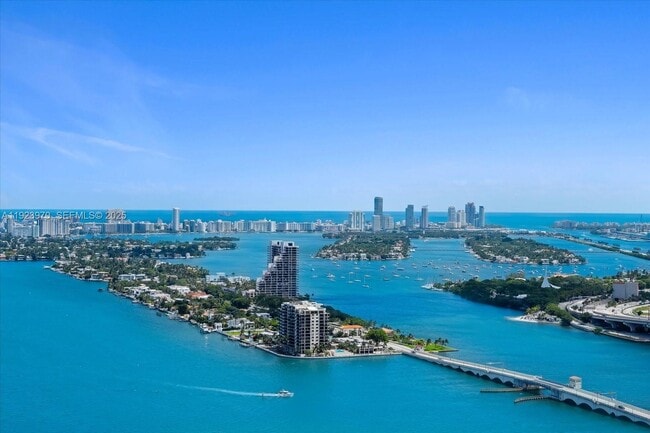 Photo - 488 NE 18th St Unidad 4102