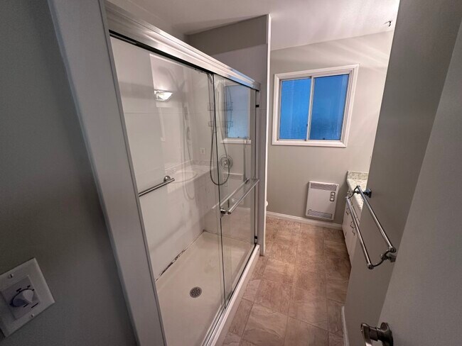 Photo - 2184 Lark Crescent