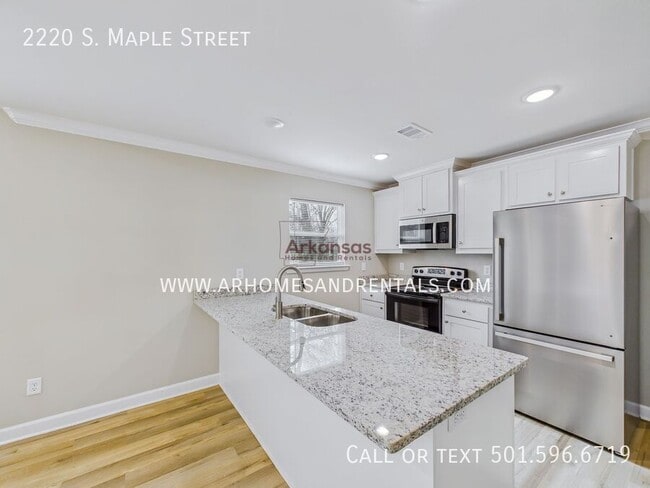 Photo - 2220 S Maple St