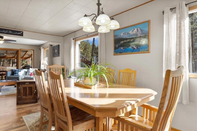 Photo - 191 Stoner Creek Rd
