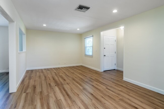 Photo - Charming 3 Bedroom 2 Bath home South of the Blvd