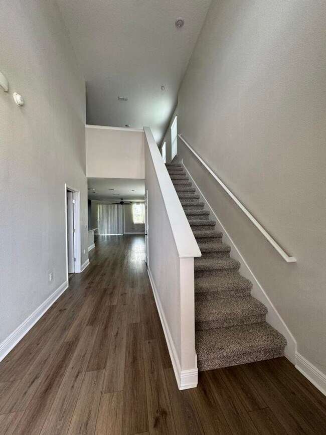 Photo - 4/2.5 in Links Terrace