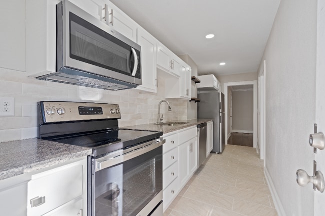 Photo - 1817-1819 W 41st St Unit 1W