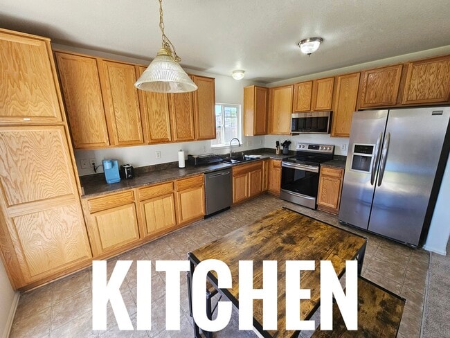 Photo - 1805 Dewhirst Dr