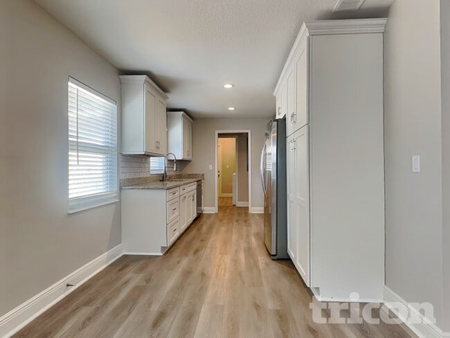 Photo - 6905 N 19th St