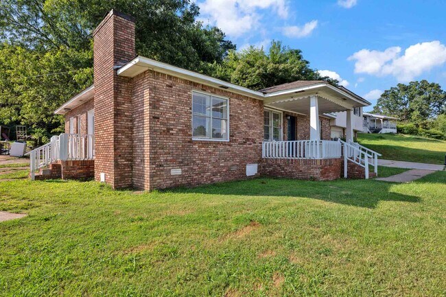 Photo - 3225 Wenonah Rd SW