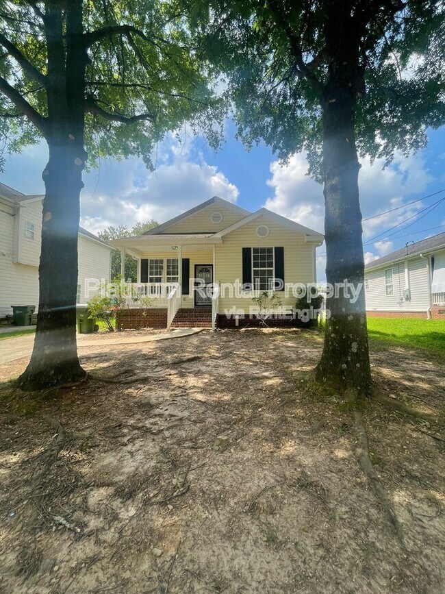 Photo - 22 Weyman Ave SW