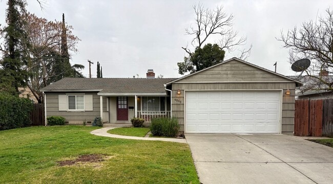 Building Photo - 3bed/2bath Home with large yard in South Sac
