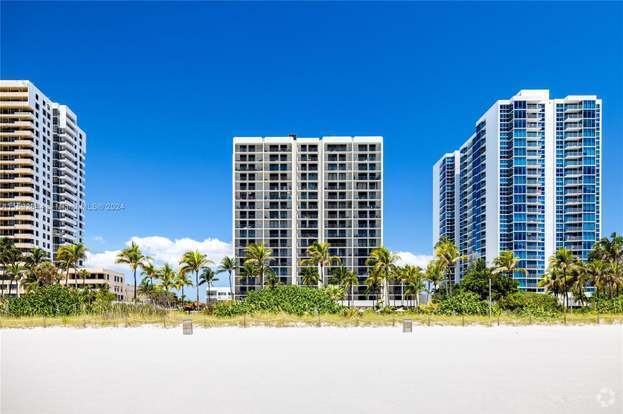 Building Photo - 2625 Collins Ave Rental