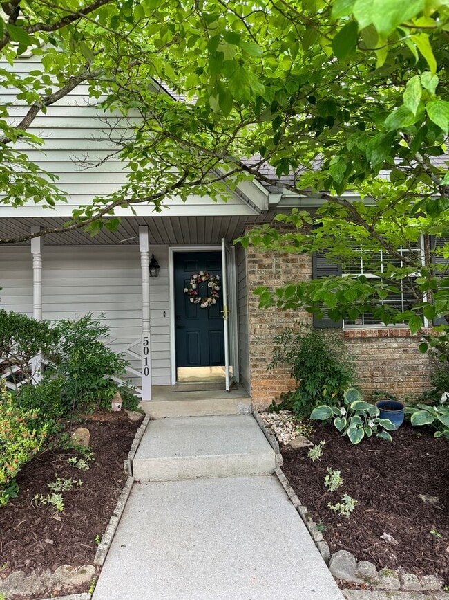 Building Photo - 5010 Trace Manor Ln