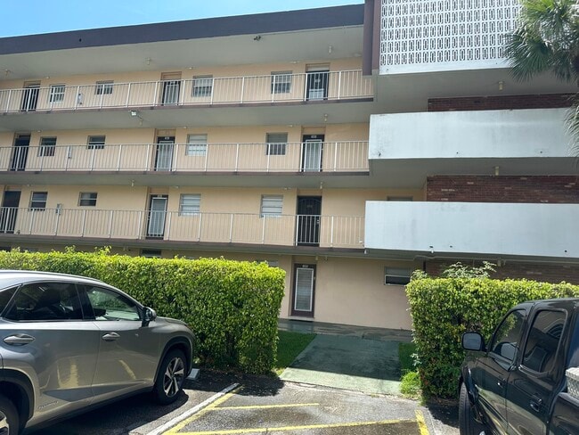 Photo - 2900 NW 47th Terrace Unidad 105B